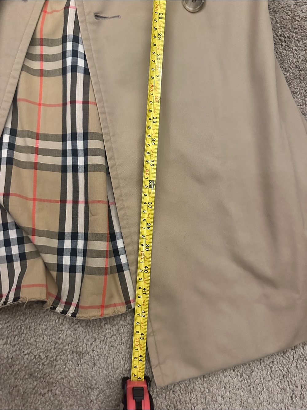 Burberry Womebs Classic Khaki Trench Coat - Picture 3 of 10